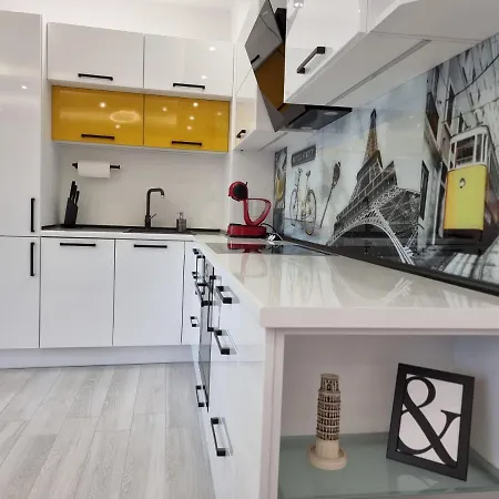 Ultra Lux Flora Panorama Apartment